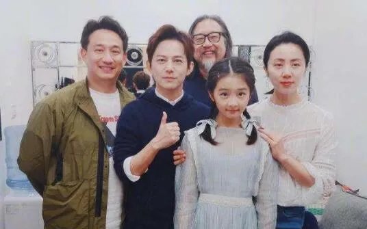 何炅一天给6个人送祝福 原来最懂的他的人竟然是他！