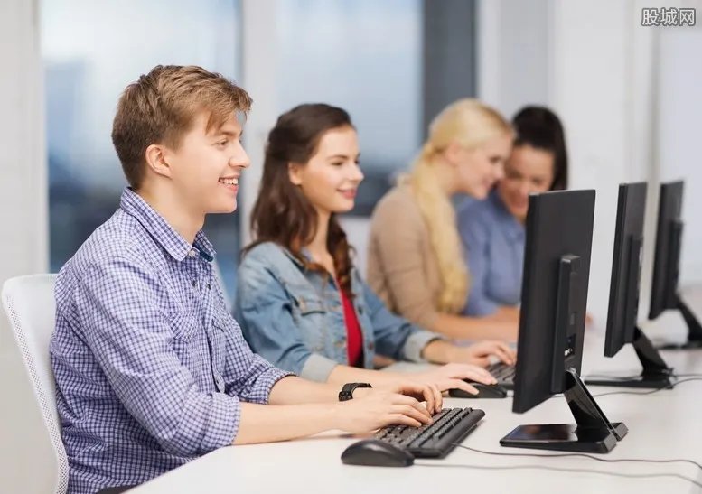 义乌包车接员工 政府帮大家买单免费报车票免食宿