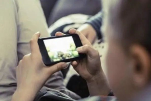 最高法明确未成年直播打赏可退还，该如何界定是否真实为未成年进行打赏？