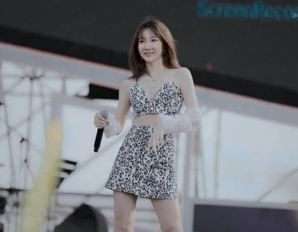 乃万个人资料及经历，青春有你2选手乃万多大了