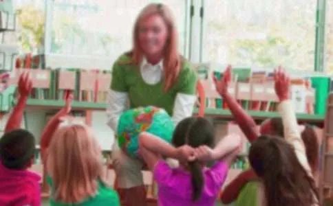 五四班的新老师优秀读后感