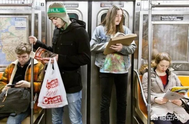 如何看待“莫斯科人地铁读书照引中国网友嘲讽，都是因为没wifi”？