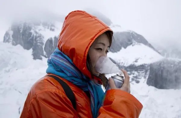 游客未购物被导游骂到发抖一事出现反转，系高反，出现高反该怎么办？