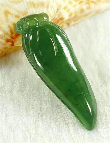 捡到玉坠随手丢弃被索赔，你觉得应该么？