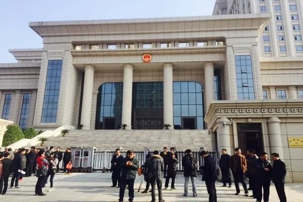 连云港法院就贴错执行公告道歉，你怎么看待这一行为？