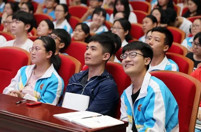 河南一学霸班学子610多分倒数第3,这个班级的学生有多优秀?