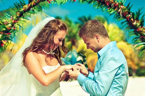 婚礼歌曲大全 婚礼适合播放哪些歌曲