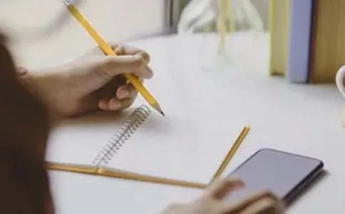 《飞鸟集》读后感