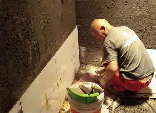 卫生间漏水免砸瓷砖方法是什么