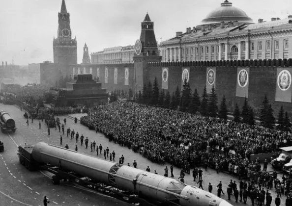 前苏联军官彼得罗夫去世了吗？