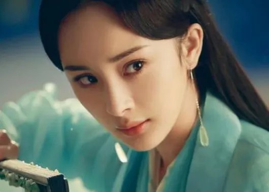 杨幂收图收到手机要放不下了，此事具体是怎么一回事？