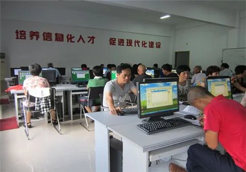 初级电脑培训班多少钱 电脑培训班有哪些科目