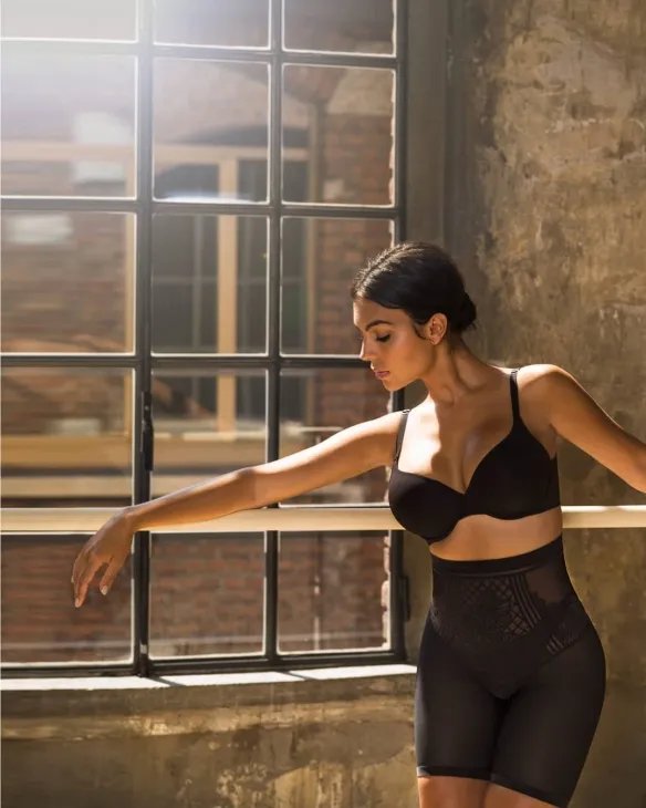 2022世足大嫂团第一人！C罗身边最辣的那道风景线！