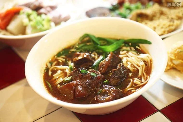 机场牛肉面卖78元 机场东西为什么那么贵