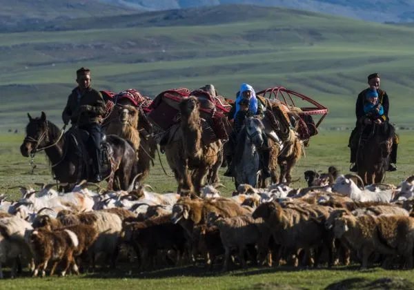 新疆全面恢复正常生产生活秩序,防疫工作还会持续进行吗