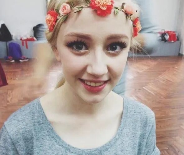 丹麦女神素颜曝光 网友跪求化妆师