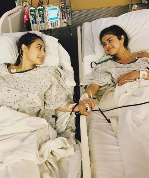 赛琳娜感谢闺蜜救命之恩是什么情况？