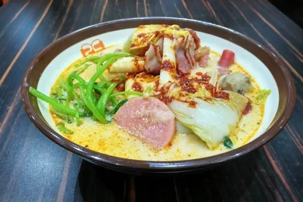 张亮麻辣烫回应闽南香肉标注含狗肉,是否真的含有狗肉?