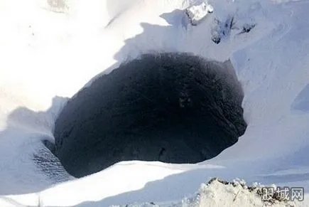 西伯利亚神秘巨洞 深不见底太可怕了