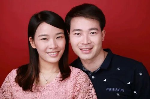 拍结婚照穿什么衣服好看 结婚证件照怎么拍才美