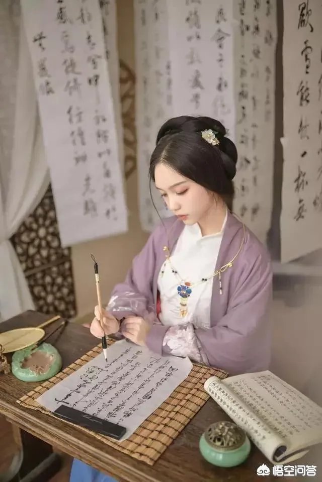 移椅倚桐同望月，下联怎么对？