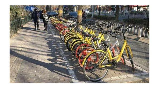 多城市为何叫停共享单车投放 ？