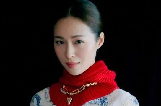 罗红前妻借罗红微博替江一燕澄清？