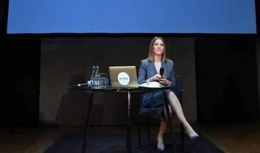 俄女主持如何回应竞选总统?