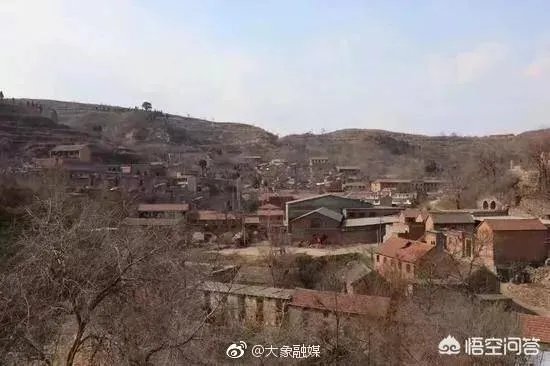 河南留守村700人拍合影,只见人越来越少说不定就空了,你怎么看?