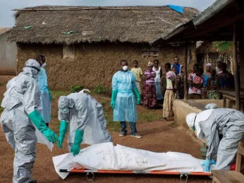 刚果金宣布新一轮埃博拉疫情暴发,此次疫情与哪些因素有关?