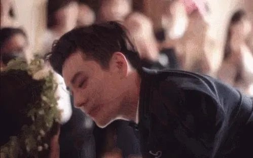 魏哲鸣老婆王岚个人资料照片：魏哲鸣王岚婚纱照