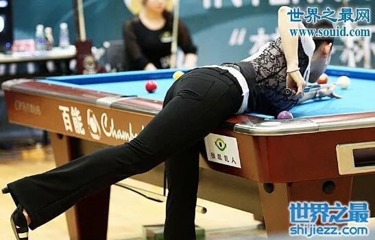 潘晓婷胸围凸点图片曝光,因D罩胸太大压球犯规