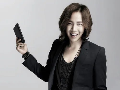 张根硕的母亲偷税漏税被判刑，他母亲是否拖张根硕后腿了？