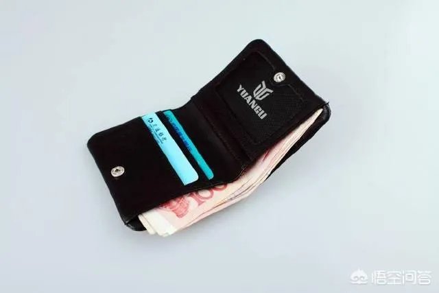 的哥捡到包归还时要求打表