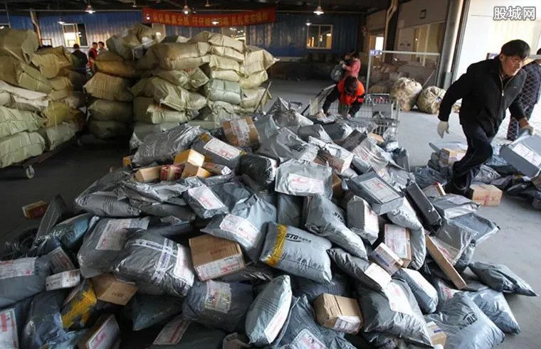 复兴号快递专用厢 运输能力从500公斤提高至5吨