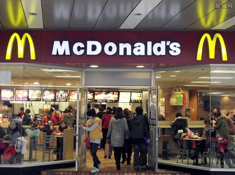 英国麦当劳吃出口罩 官方回应具体情况仍在调查！