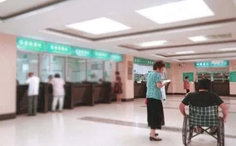 医院对联带横批