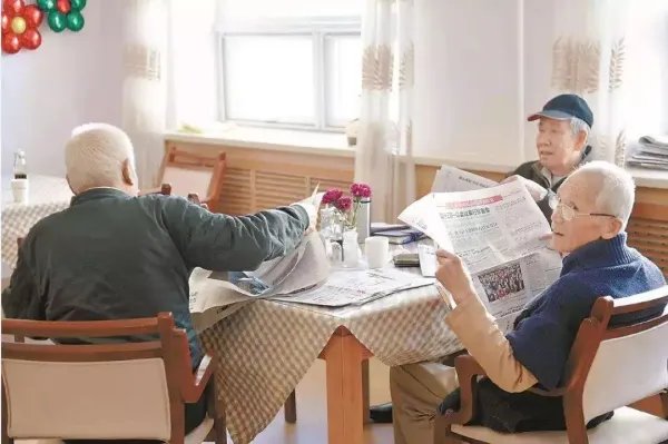 企业职工月人均养老金2900元，你觉得这些钱够养老吗？