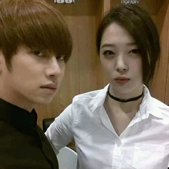 金希澈崔雪莉是国民兄妹吗?