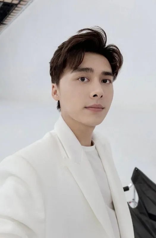 被问及35岁结婚的flag，李易峰是如何高情商回应的？