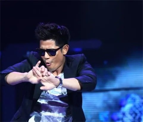 郭富城快乐大本营魔音亮相 劲爆舞蹈震撼全场
