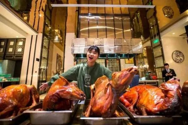 大胃王吃播应该被禁止吗?吃播都吃了吐掉吗?