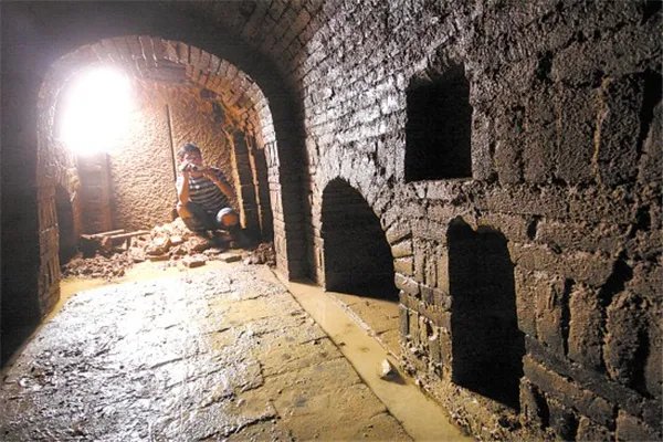 明代古墓女尸光鲜如活人，究竟是怎么回事？