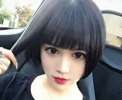 《蒸汽》她化妆吸粉50万 卸妆后素颜网友求交往