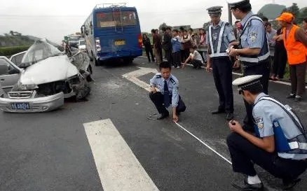 江苏23岁民警突遭车祸牺牲，事故发生时的具体情况是怎样的？
