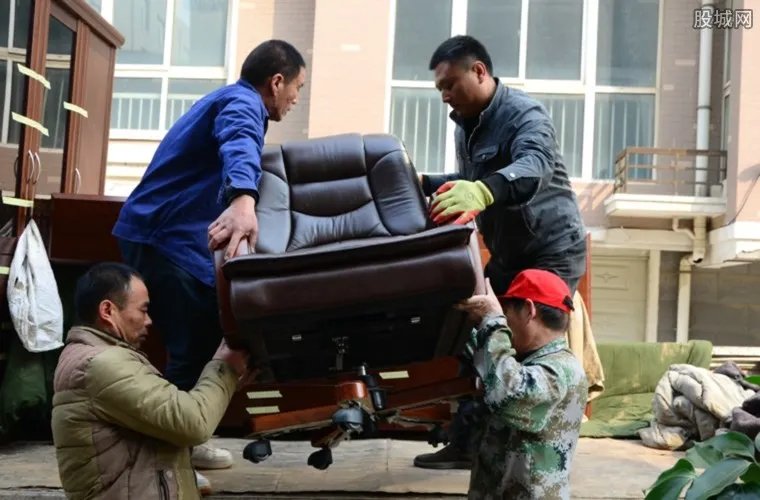 搬家给差评遭报复 女孩就因给了两颗星竟遭遇这事