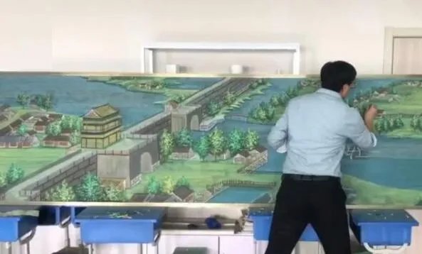3个月用粉笔画32米清明上河图 现场画面曝光十分的震撼