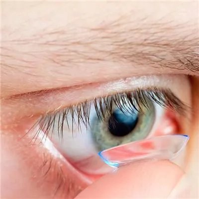 眼睛干涩是怎么回事?