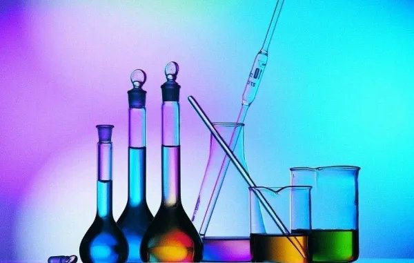 给试管中的液体加热时要注意什么事项