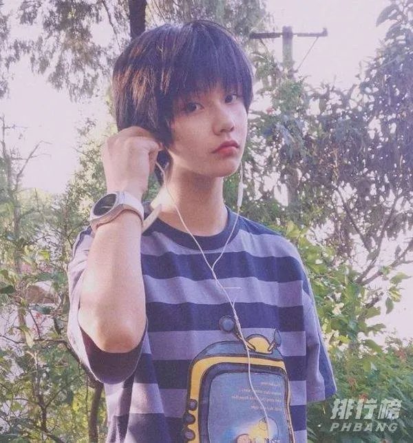 2020女生日系短发_女生日系少年感短发